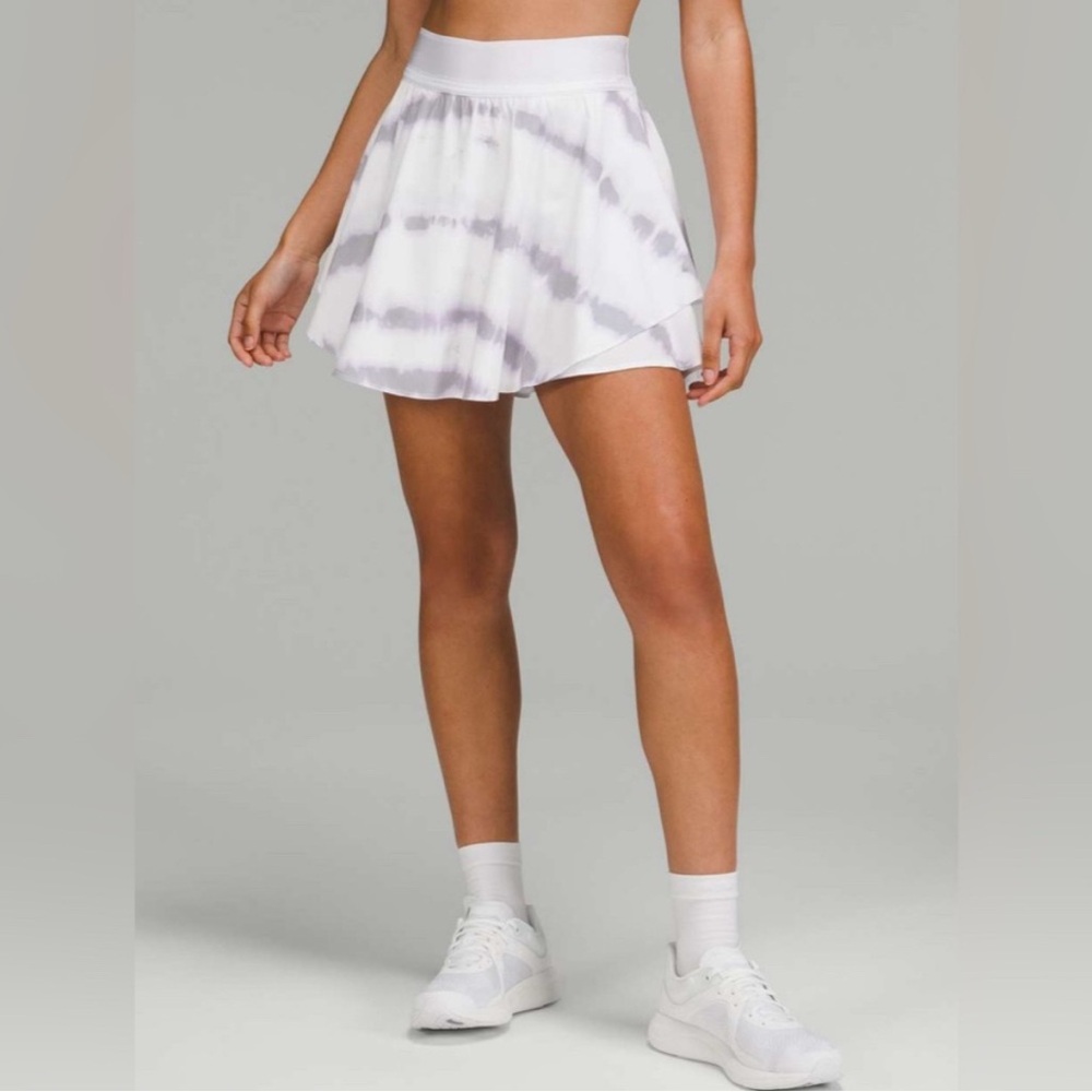 Lululemon Court Rival High-Rise Skirt in the Transverse Lilac Multi size 8 / med